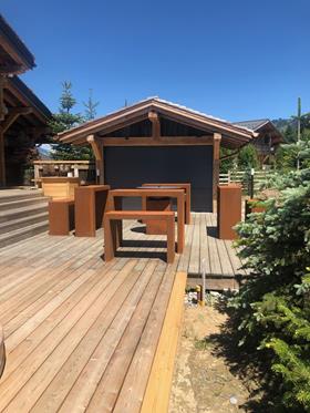 CHALET EN VIEUX BOIS EN 2018, AJOUT TERRASSE, BAR , COIN LOUNGE ET SPA